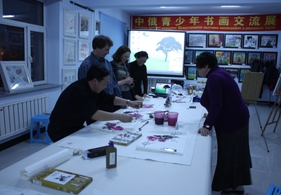 中俄藝術家傳統文化藝術交流活動在黑河舉行